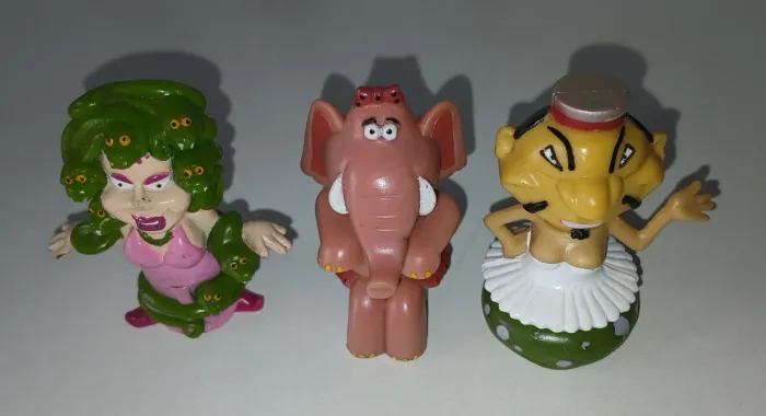 LOTE 3 BONECOS MINIATURAS CIRCOMIX ELEFANTA MEDUSA CHINES ETE ALIEN BAILARINA