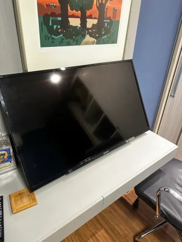 TV Sony Bravia com tela quebrada