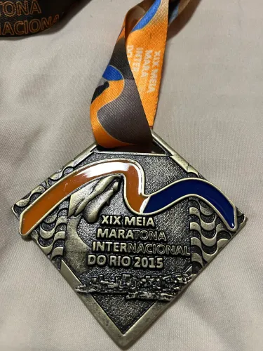 Medalhas meia maratona do Rio-2015