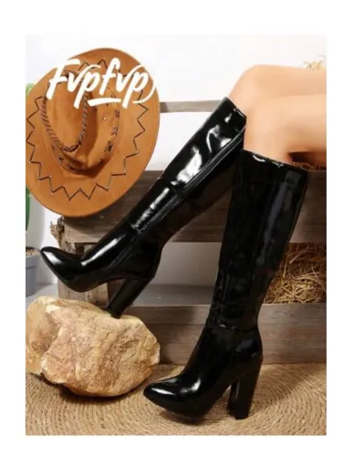 Bota SHEIN na caixa!!!!