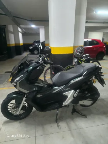 Vendo honda adv 150