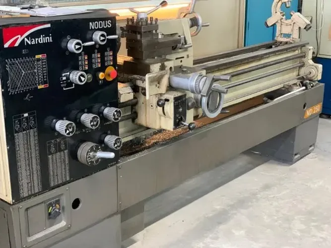Torno Mecânico Nardini ND 250 - 500 x 1500 mm