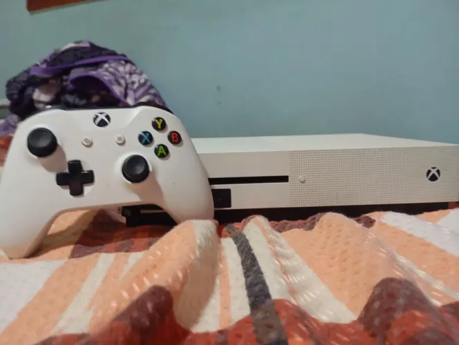 Xbox one 2 jogos 1 controle