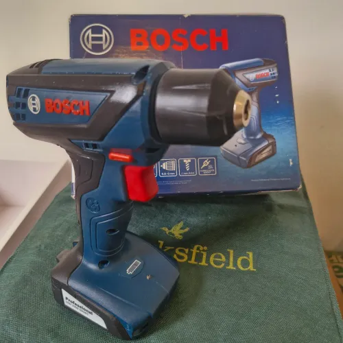 Parafusadeira /Furadeira Bosch GSR 1000 Smart, em perfeito estado 