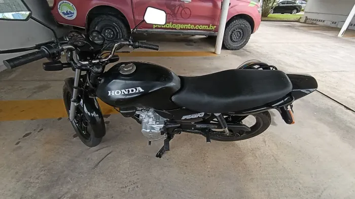 Vendo Fan 125 2006 roupagem toda nova !