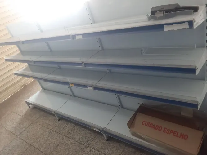 Vendo no cartão Gôndolas mercado de centro 3 metros
