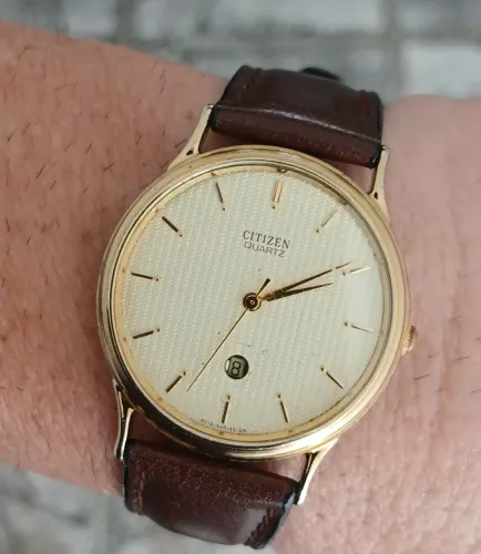 Belíssimo exemplar relógio antigo original CITIZEN DRESS WATCH, relíquia impecável anos 90