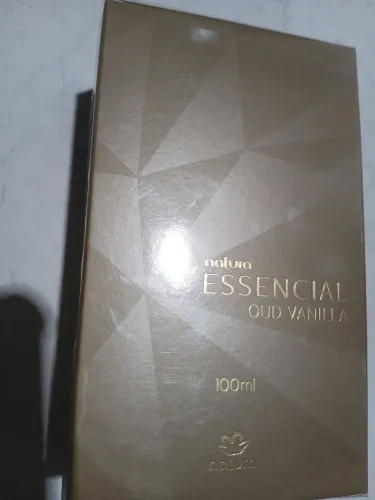 Essencial Oud Vanilla