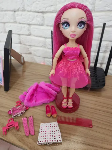 Boneca Rainbow High Stella Monroe