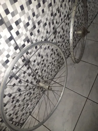 Par de rodas ótimo estado de uso