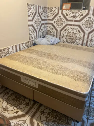 Cama queen + base