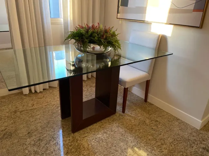 Mesa de jantar luxuosa