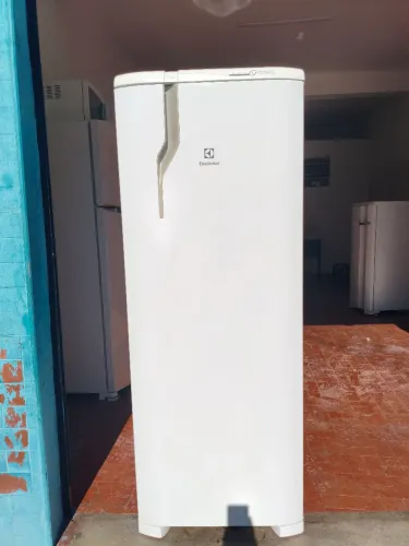 GELADEIRA ELECTROLUX FROST FREE