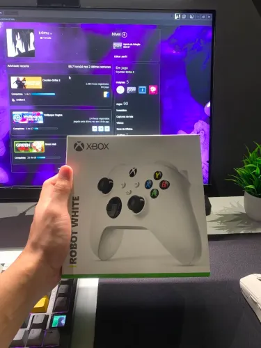 Controle sem fio Xbox + bateria recarregável +  bolsa protetora 