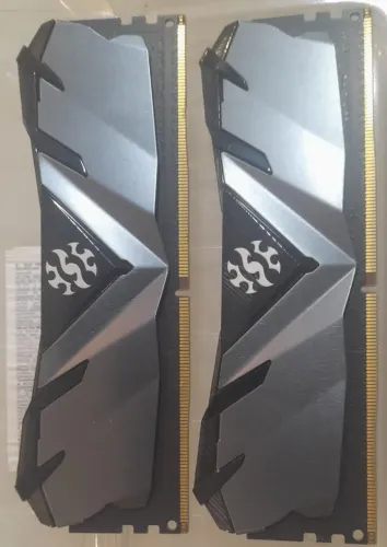 Memória RAM 16 GB (2x8GB) DDR4 2666 MHz XPG - Usada, Testada!