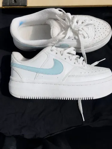 Tênis Nike Court Vision plataforma fem