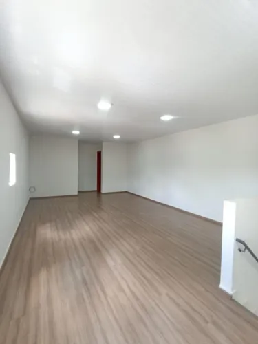 Comercial para Locação em Curitiba, Bairro Alto, 1 banheiro, 1 vaga