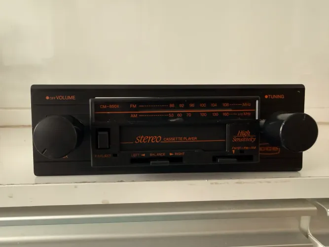 Rádio toca fitas CCE importado zero, na caixa