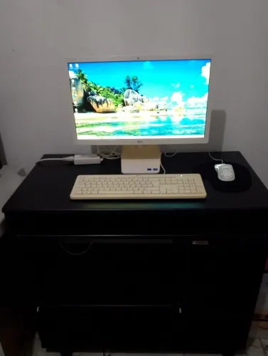 Vendo PC All in one LG Modelo 22v280 funcionando DDR4 perfeitamente 