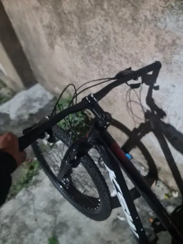 Bike aro 29 KSW na cor preta com vermelho