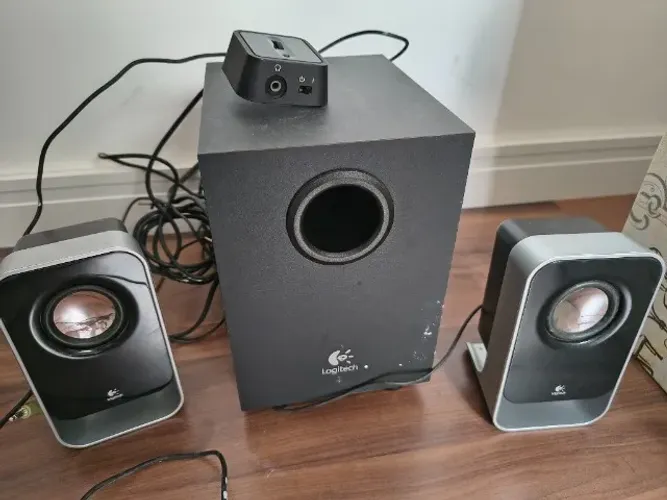Caixa de Som Logitech LS21 2.1