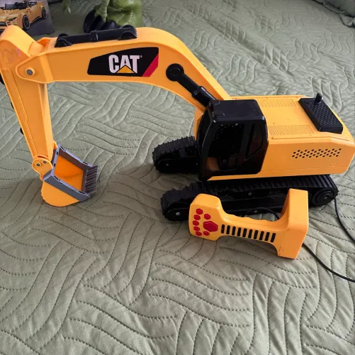 escavadeira elétrica da marca CAT (Caterpillar)