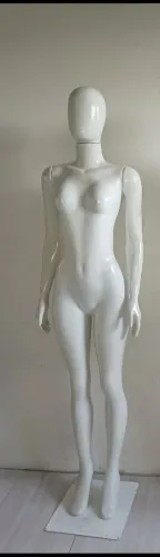Manequim feminino