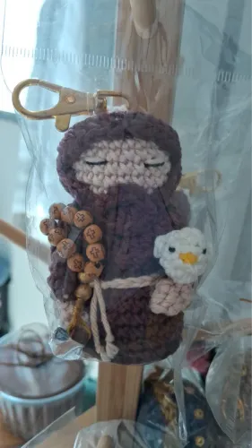 chaveirinho de santos de crochê 