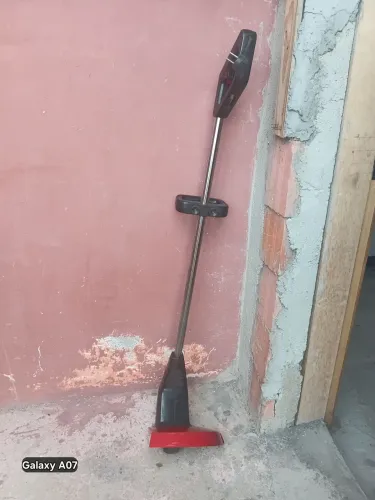 Máquina de cortar grama