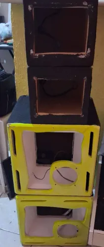 Vendo 2 cx para auto-falante de 12" e 2 box para cornetas