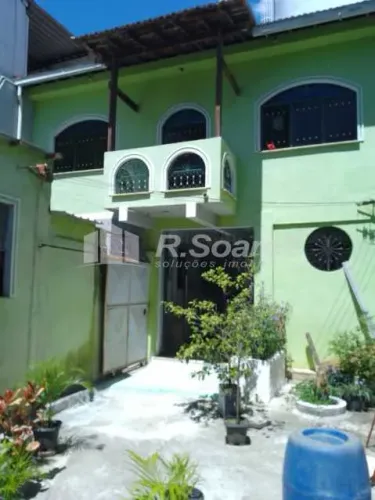 Casa com duas suítes e garagem - Taquara, rua Asa de Telha.