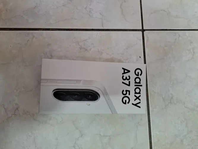 Celular Samsung A 37 na caixa 2300,00