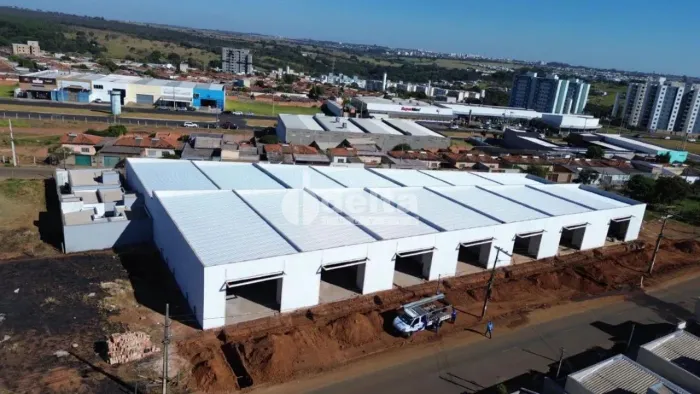 Galpão Comercial disponível para Locação no bairro Shopping Park em Uberlândia-MG