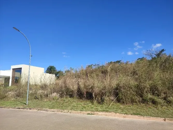 Lindo lote escriturado no Jardim Botânico(600m²)- preço para vender logo R$350.000,00.