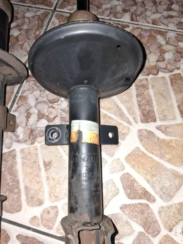 Vendo par de amortecedor da renout Duster,sandeiro
