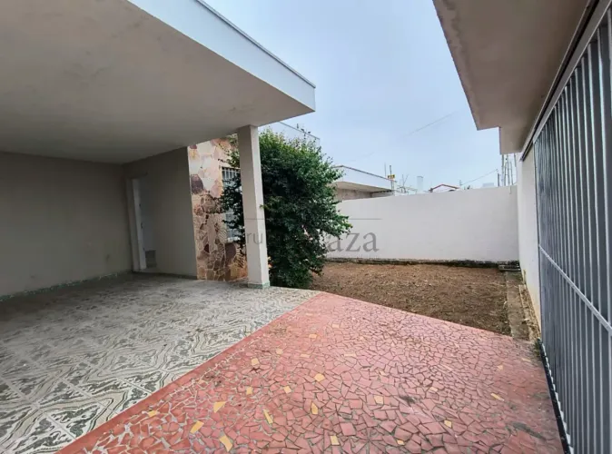 Casa Comercial - Centro - Jacareí - 300m².