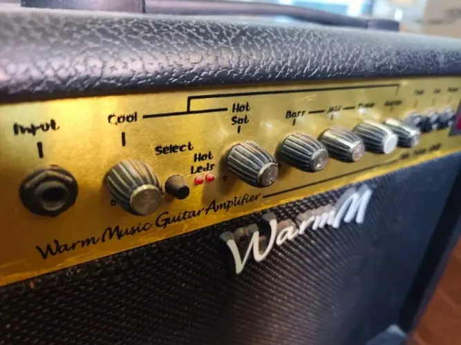 Amplificador de Guitarra - Warm Music Hotdrive HD 22