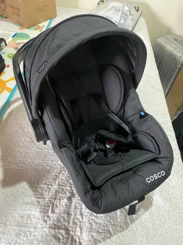 Bebê Conforto Cosco Poppy - fixa no carro com o cinto de segurança