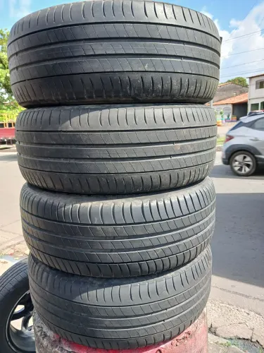 Vendo os quatro pneus aro 16 205 55 Michelin