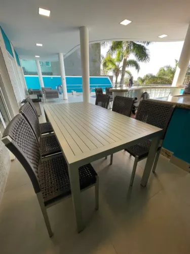 Mesa área gourmet com cadeiras em corda náutica 