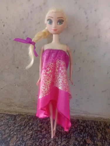 Boneca frozen usada