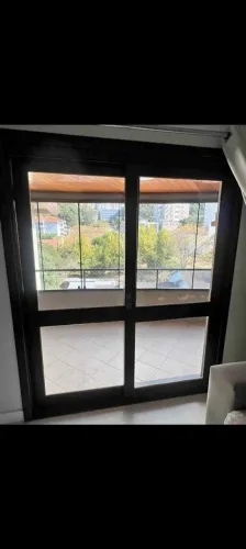 3 Porta balcão 175x210 madeira de IPE