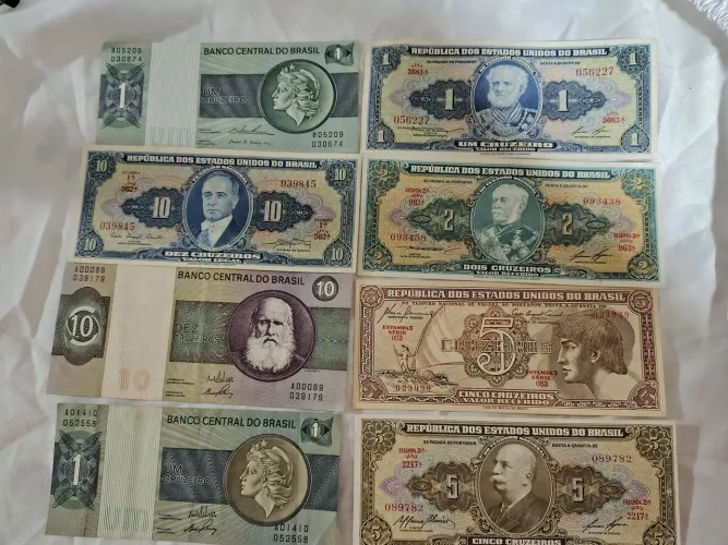 Notas e moedas antigas