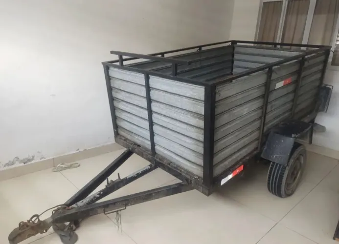 Carretinha SEMINOVA feita em 2024