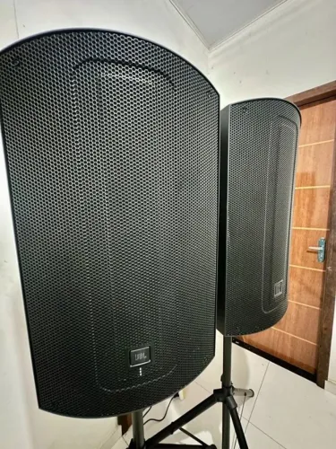 Aluguel de Som Profissional JBL MAX 15 (O Par) + Microfone