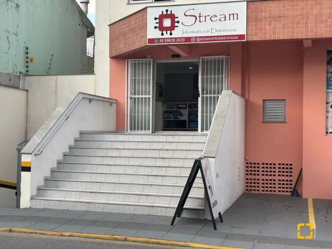 Loja Comercial em Região Privilegiada de Barreiros - São José/SC