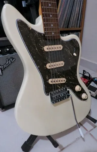 Guitarra Jay Turser - Jaguar