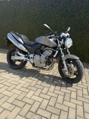 Hornet troco por moto de menor valor 