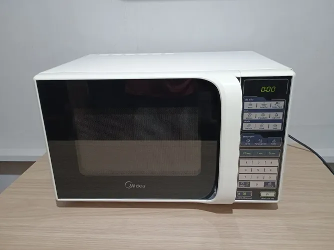 Microondas Midea 32L