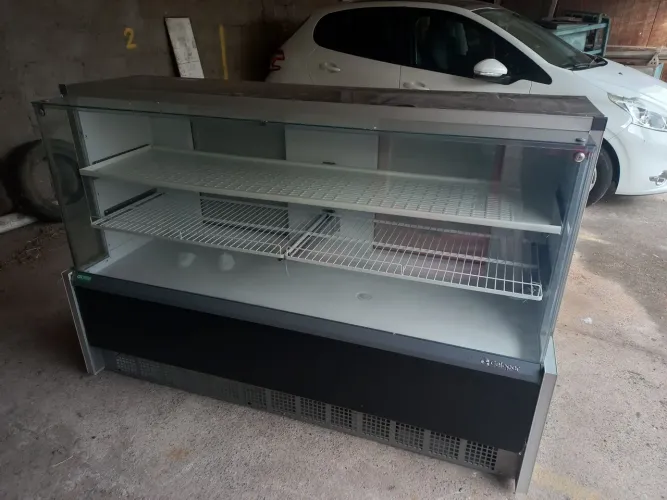 Expositor vitrine balcão refrigerado
